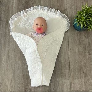 NEW Vintage Baby Bundle Up Wrap White Lace Trim Blanket Baby Christening USA